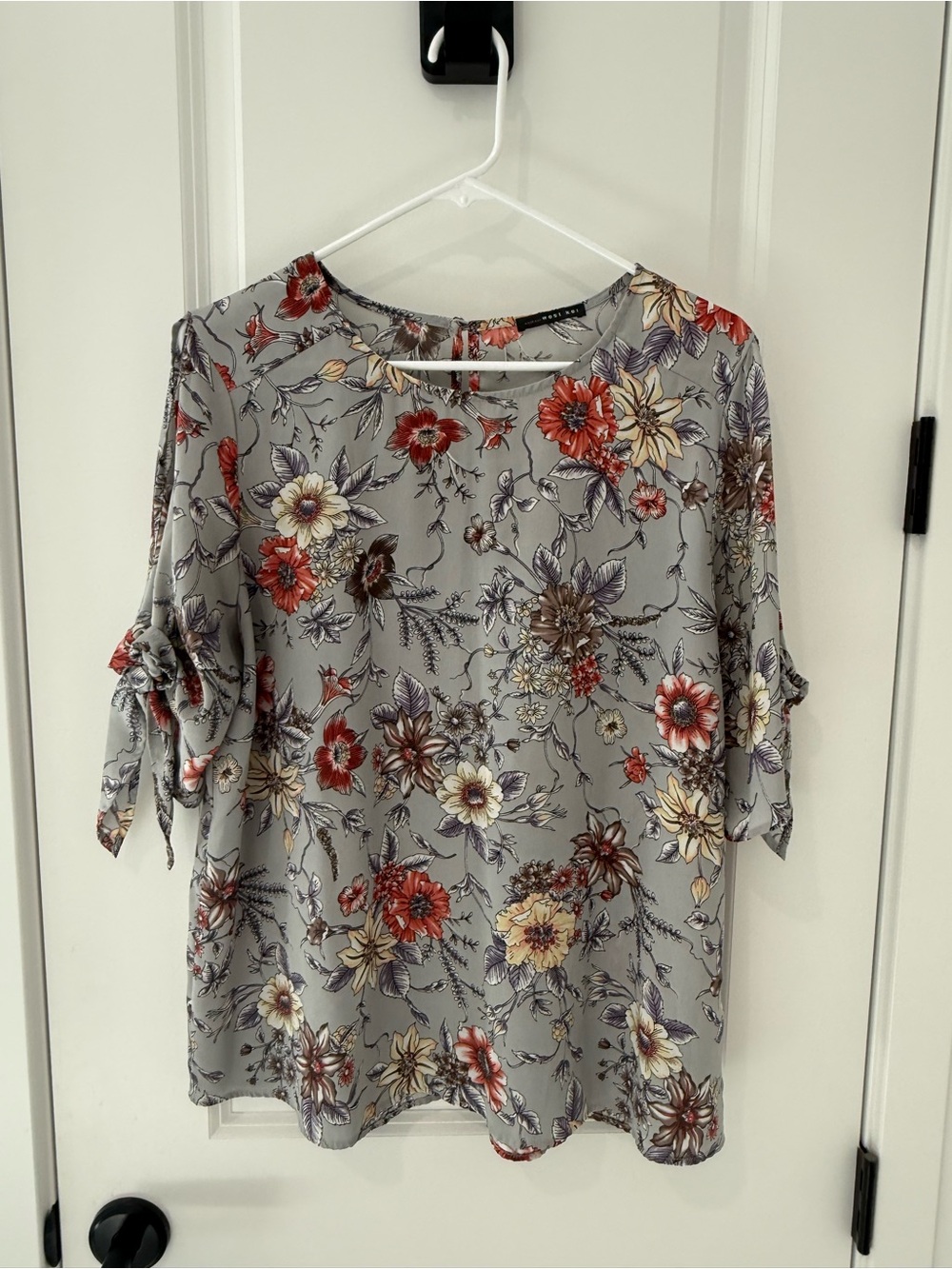 West Kei Gray Floral Tie-Sleeve Tunic with Red & Cream Blossoms